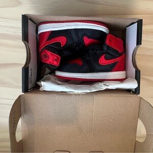 Baby Jordan 1 Retro High OG
Satin Bred